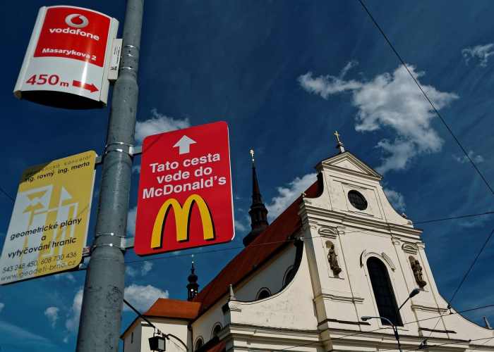 2020年,被疫情重塑的世界与觉醒的共同体 2020年,被疫情重塑的世界与觉醒的共同体