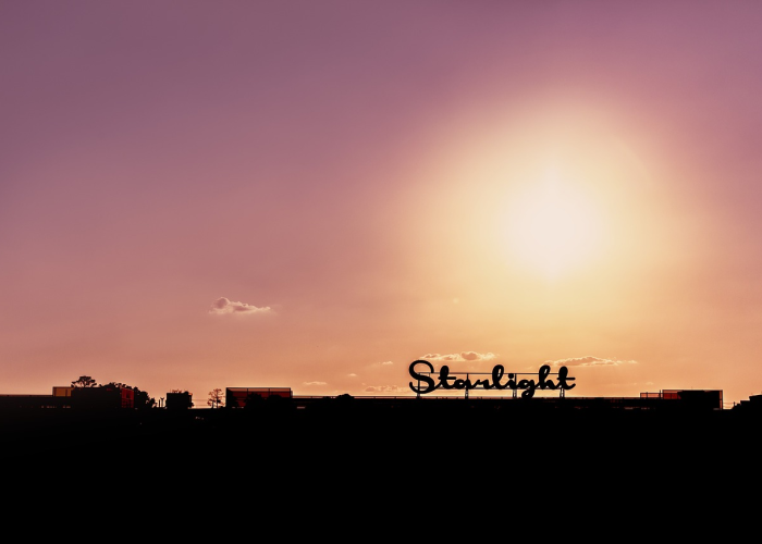 【疫情那年爆发的?那年结束的/疫情那一年爆发的】