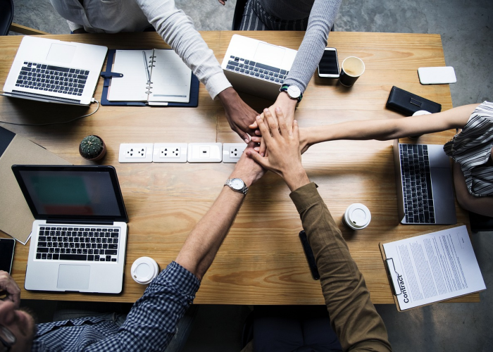 数据总结“友信辅助开挂神器”猫腻万能辅助器