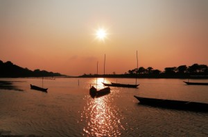 瑞丽疫情结束了吗？边境小城的坚守与曙光